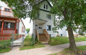 2119 S 14th St 2119A, Milwaukee, WI 53215-2715