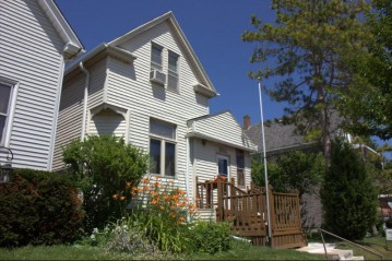 324 E Burdick Ave 328, Milwaukee, WI 53207-2732