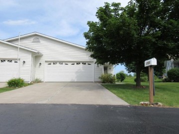 1720 Cedar Ct, Manitowoc, WI 54220-1395