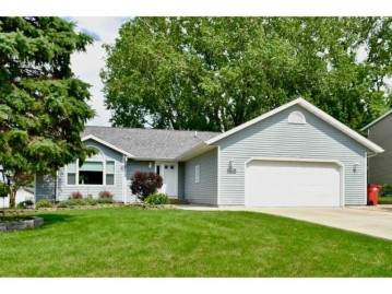 1346 Highland Dr, Winona, MN 55987-5428