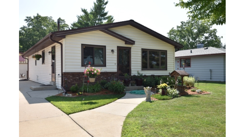 W229S8782 Clark St Big Bend, WI 53103 by Shorewest Realtors $219,900