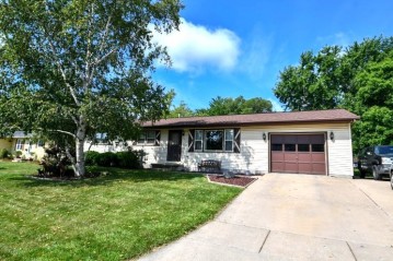 1510 Lawnview Ln, Watertown, WI 53098-1607