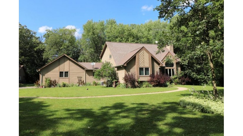 23700 Washington Ave Dover, WI 53139 by Parkway Realty, LLC $429,900