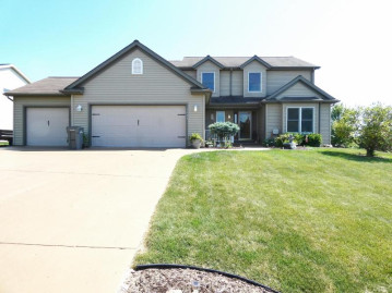 1403 Fairfield Ct, Watertown, WI 53098-3418