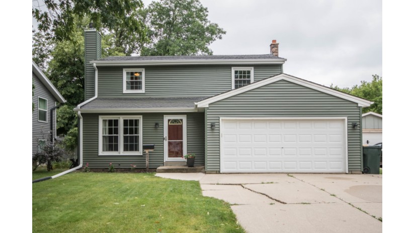 841 S 105th St West Allis, WI 53214 by Shorewest Realtors $224,900