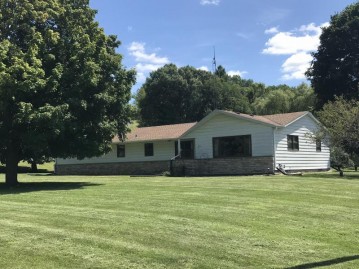 6359 Donegal Rd, Erin, WI 53027-9767