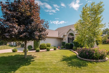 1235 W Wilding Dr, Oak Creek, WI 53154-7431