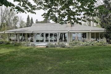 5110 Country Club Beach Rd, Belgium, WI 53074