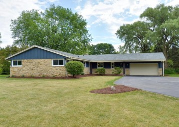 9444 N Sleepy Hollow Ln, Bayside, WI 53217-1244