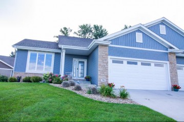 791 Country View Ln, Lake Mills, WI 53551