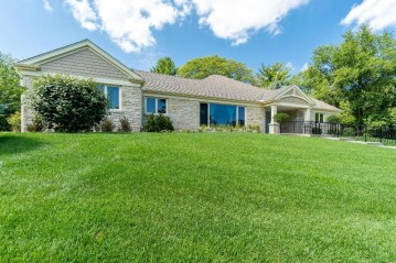 1645 Greenway Ter, Elm Grove, WI 53122