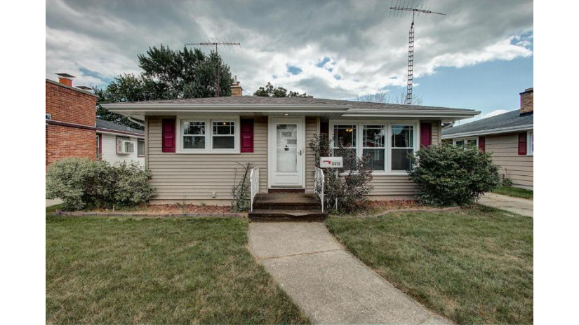 3313 24th Ave Kenosha, WI 53140 by JW Real Estate Group $149,900