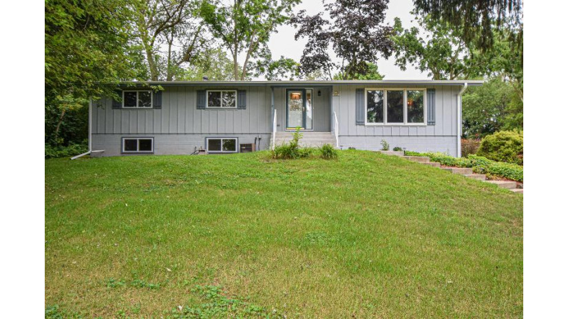 S71W19307 Hillview Dr Muskego, WI 53150 by Realty Executives - Elite $258,000