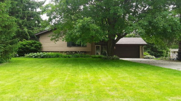 5606 S Monaco Pl, Hales Corners, WI 53130-1751