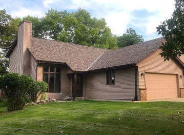 2805 Buck Rd, Rochester, WI 53185-5702