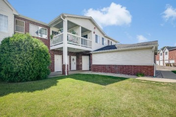 8055 Lexington Pl 7, Pleasant Prairie, WI 53158-2513