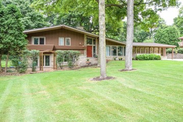 8130 W Edgerton Ave, Greendale, WI 53129-1021