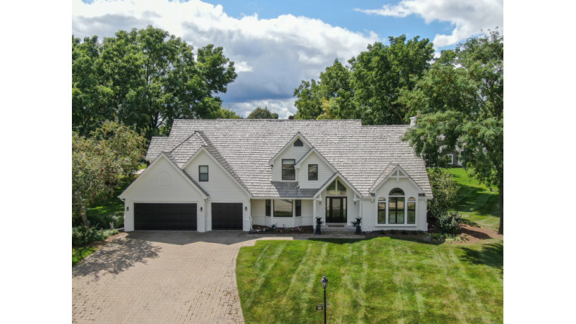 2610 Hackney Ct Brookfield, WI 53045 by Shorewest Realtors $787,500