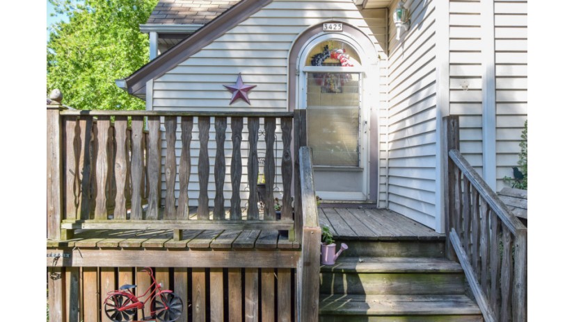 3425 S Nevada St Milwaukee, WI 53207 by Shorewest Realtors $179,900