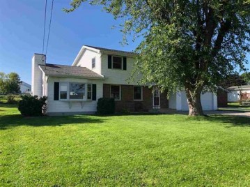 218 E Waupun St, Oakfield, WI 53065