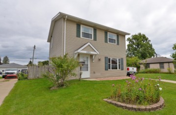 1321 Indiana St, Racine, WI 53405-2742