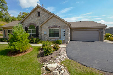 15220 Huff Way, Brookfield, WI 53005-4146