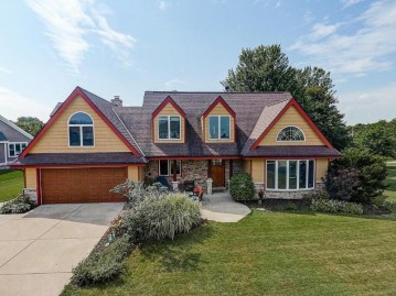 N103W14929 Windsong Cir E, Germantown, WI 53022-5288