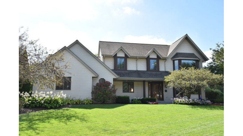 N103W17655 Whitetail Run Germantown, WI 53022 by Shorewest Realtors $409,900