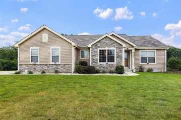 9042 Brandybrook Trl, Brown Deer, WI 53223