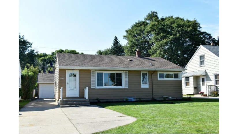 2245 N 116th St Wauwatosa, WI 53226 by TerraNova Real Estate $224,900