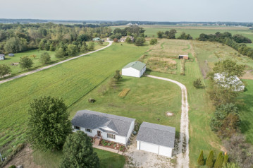 4022 Sheard Rd, Dover, WI 53139-9401