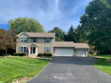 W202N12022 Dalebrook Dr, Germantown, WI 53076-9545