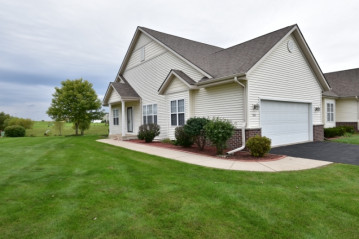 312 Betzer Rd, Delavan, WI 53115-4318