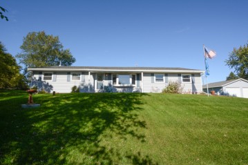 N507 Old 26 Rd, Koshkonong, WI 53538-9515