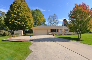 4831 Vrana St, Caledonia, WI 53405-1037