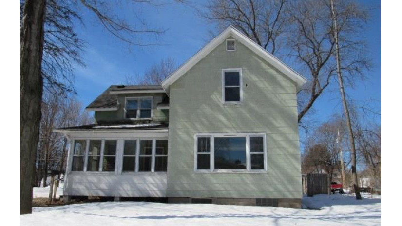 1401 Northeast Knapp Street Menomonie, WI 54751 by Cb Brenizer/Chippewa $79,000