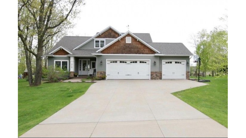 916 Sandalwood Drive Altoona, WI 54720 by Peters Real Estate Group $444,900