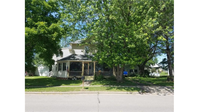 607 Washington Street Melrose, WI 54642 by Cb River Valley Realty/Brf $124,900