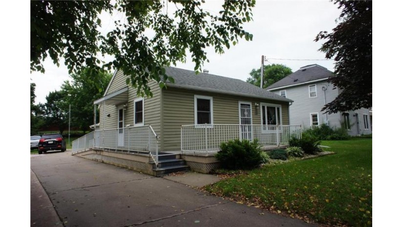 454 East Main Street Mondovi, WI 54755 by Edina Realty, Inc. - Chippewa Valley $89,900