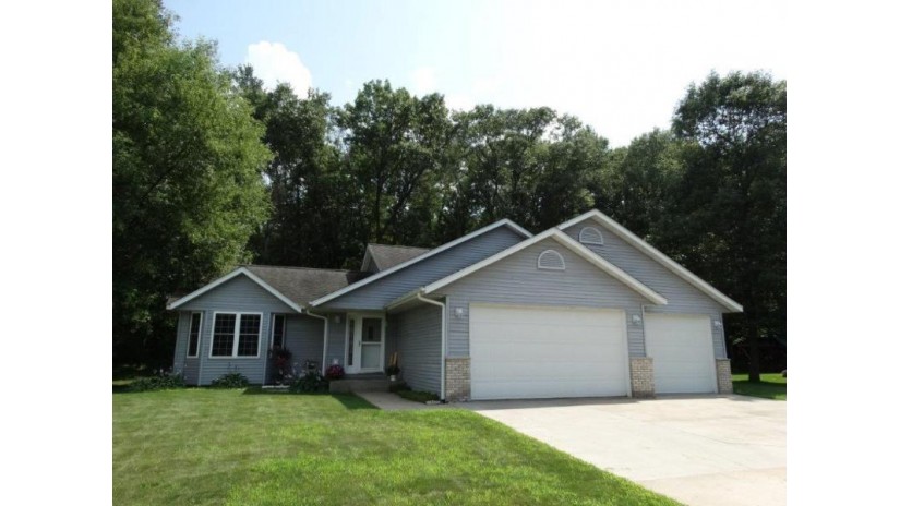 719 Otter Creek Trail Altoona, WI 54720 by Cb Brenizer/Eau Claire $280,000