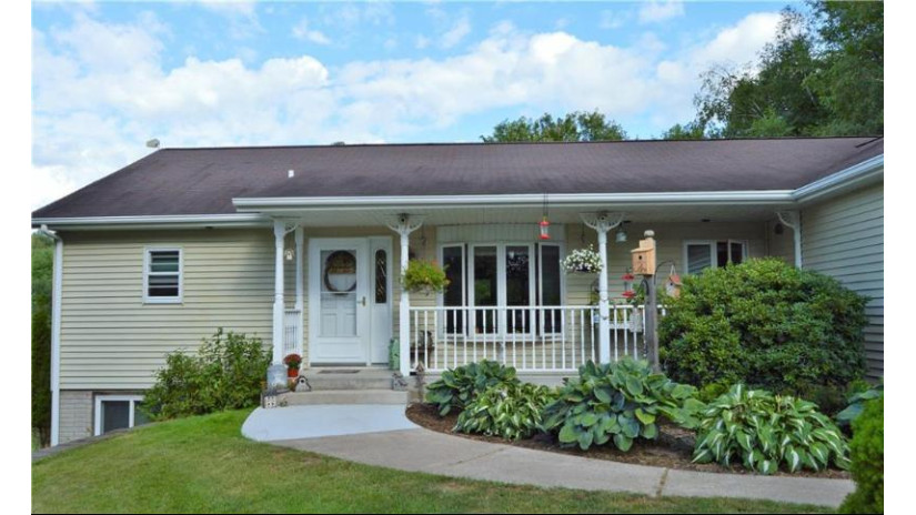 7898 970th Street Colfax, WI 54730 by Cb Brenizer/Eau Claire $339,900