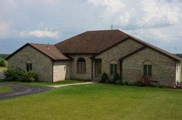 8135 E. Berry View Drive, Stillman Valley, IL 61084