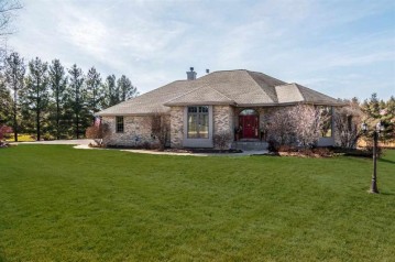 13104 Red Rose Trail, Roscoe, IL 61073