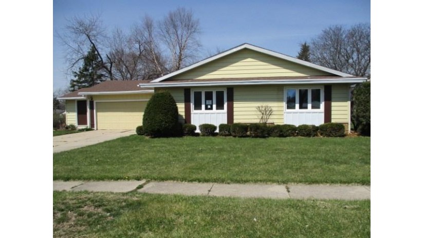 703 W 9th Street Belvidere, IL 61008 by Berkshire Hathaway Homeservices Starck Re $50,300