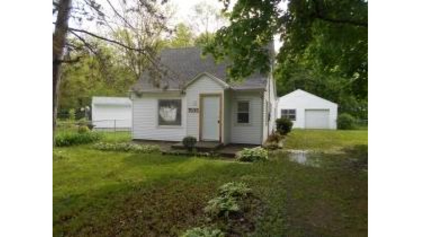 7535 Rogers Street Machesney Park, IL 61115 by Five Points Realtors $20,000