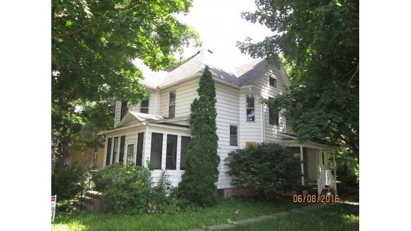 314 E 2nd Street Byron, IL 61010 by Re/Max Property Source $39,900