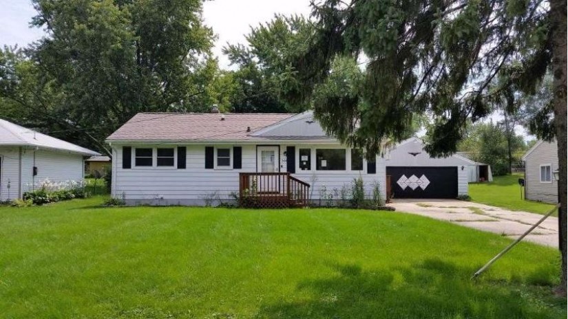 9414 Ritter Drive Machesney Park, IL 61115 by Key Realty, Inc. $39,900