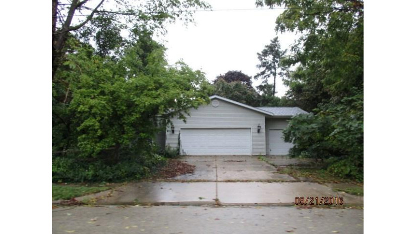 821 Highview Avenue Rockford, IL 61107 by Century 21 Affiliated $128,250