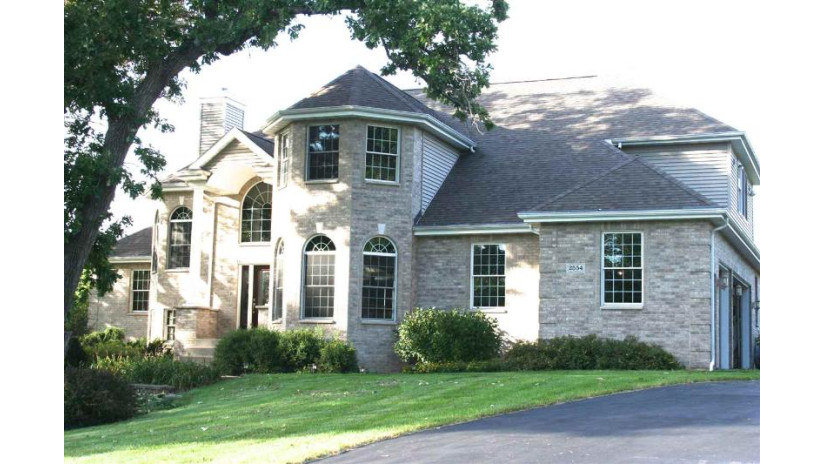 2554 E Breckenridge Drive Byron, IL 61010 by Re/Max Professional Advantage $482,900