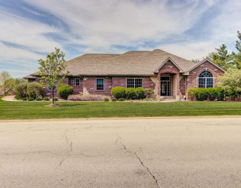 13317 Big Stone Cir, Roscoe, IL 61073